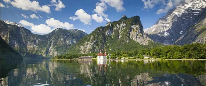 Кёнигсзее – озеро среди гор Баварии